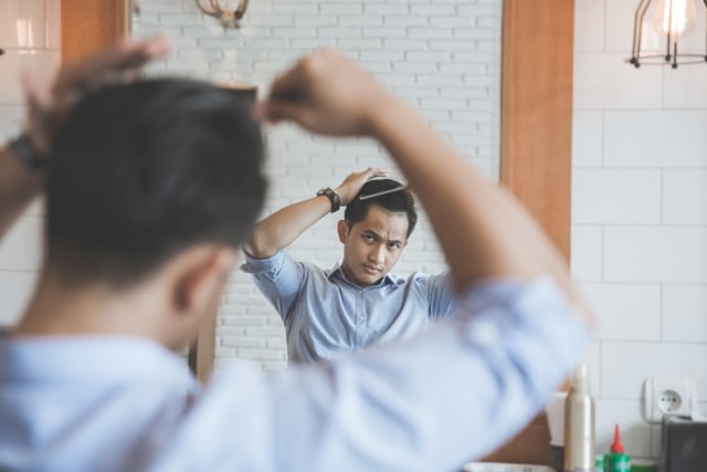 Cara Merawat Rambut Pria agar Tidak Mudah Botak (142798)