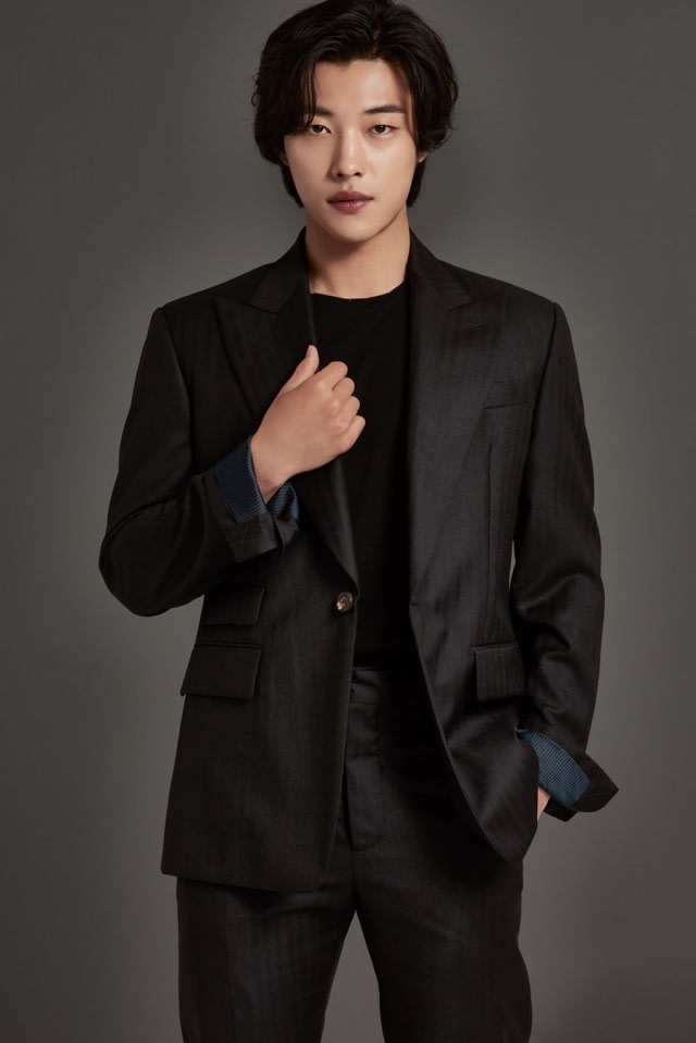 Ada Hyun Bin dan Kim Woo Bin, 5 Aktor Korea Ini Tak Percaya Diri Disebut Tampan (1210750)