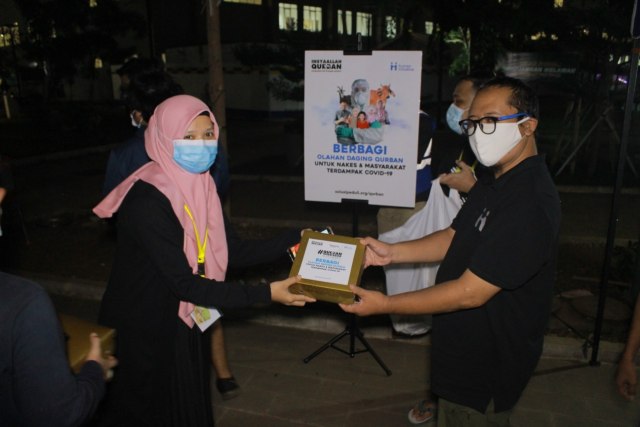 Human Initiative Gandeng Chef Chandra Beri Kado Spesial Idul Adha untuk Nakes (961109)