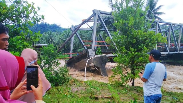 Banjir Bandang di Bolaang Mongondow Selatan, Sulut: 29 Rumah Hanyut dan 64 Rusak (23661)