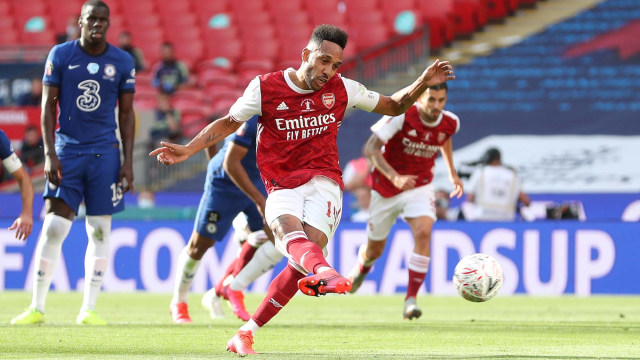 Arsenal Juara Piala FA (34700)