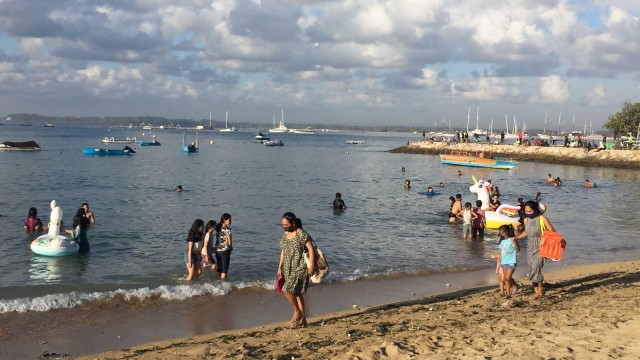 Suasana di Pantai Sanur, Bali, Minggu (2/8).  Foto: Denita BR Matondang/kumparan