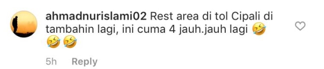 Viral Satu Keluarga Makan di Pinggir Tol Cipali (209933)