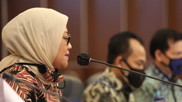 Ida Fauziyah Puji Tim Tripartit, Selesaikan Pembahasan RUU Cipta Kerja ...