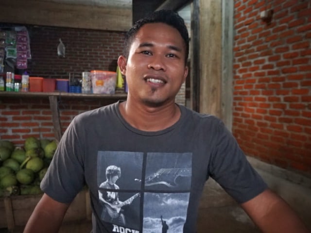 Cicip Bakso Dugan, Perpaduan Unik Gurihnya Kuah Bakso dan Segarnya Buah Kelapa (141081)