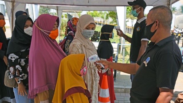 Foto: Wisatawan Padati Tempat Wisata saat Libur Idul Adha di Tengah Pandemi (1208934)