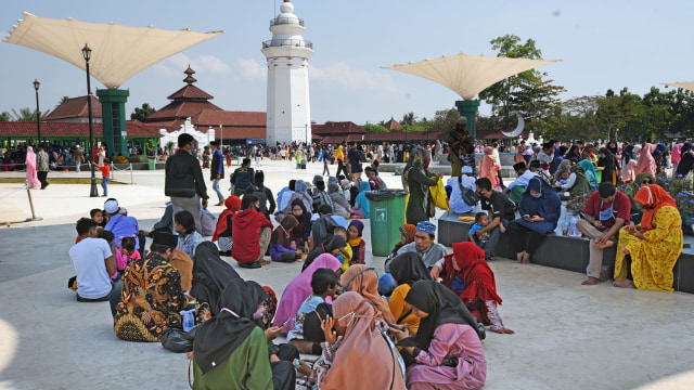 Foto: Wisatawan Padati Tempat Wisata saat Libur Idul Adha di Tengah Pandemi (1208932)