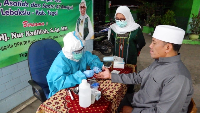 Cegah Corona di Pesantren, Anggota DPR Gelar Rapid Test Untuk Santri di Tegal (222586)