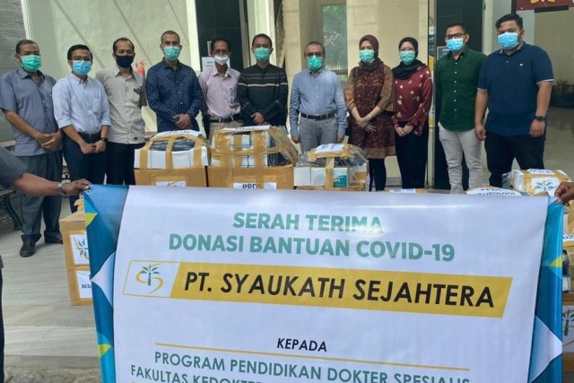 PT. Syaukath Sejahtera Salurkan APD COVID-19 untuk Dokter PPDS RSUDZA Aceh (67352)