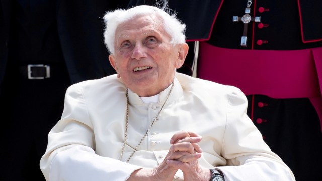 Paus Emeritus Benediktus XVI. Foto: Sven Hoppe/Pool via REUTERS