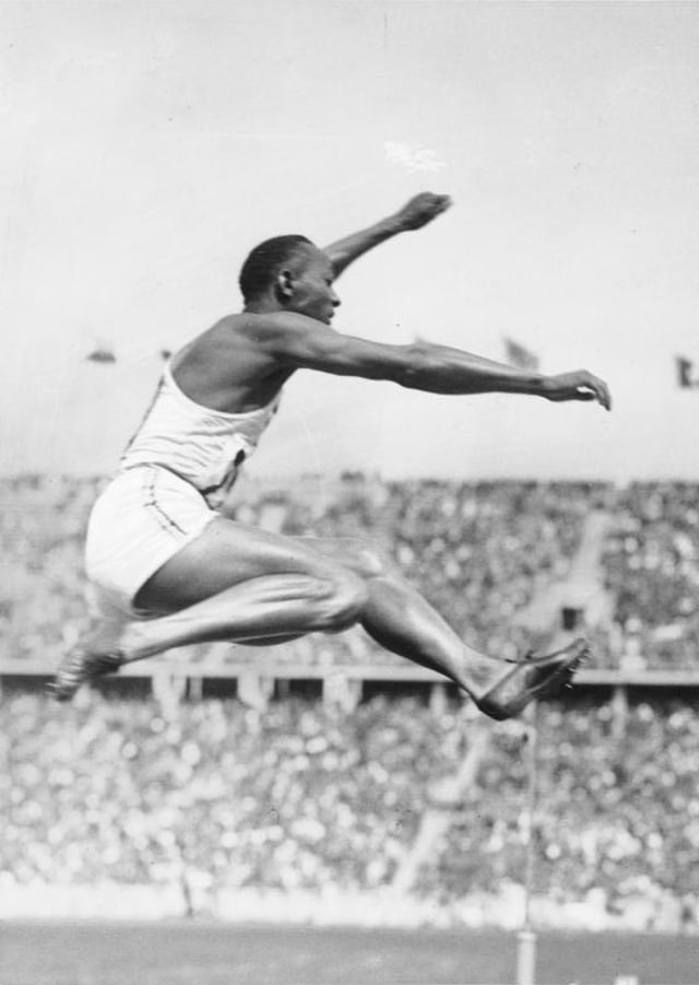 Jesse Owens, Pelari Afrika-AS yang Permalukan Hitler di Olimpiade Berlin 1936 (73427)