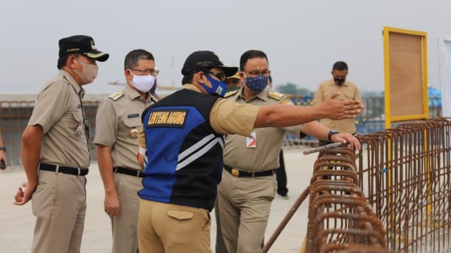 Anies Minta Atap Rumah Warga di Sekitar Flyover Lenteng Agung Dicat Warna-warni (6664)