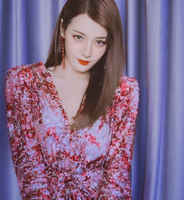 Deretan Foto Dilraba Dilmurat, Aktris China Bergelar Perempuan Tercantik Asia (236032)