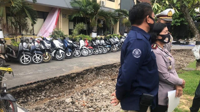 Kumpulan Pemuda di Bali Kocar-kacir saat Polisi Razia Balap Liar (216640)