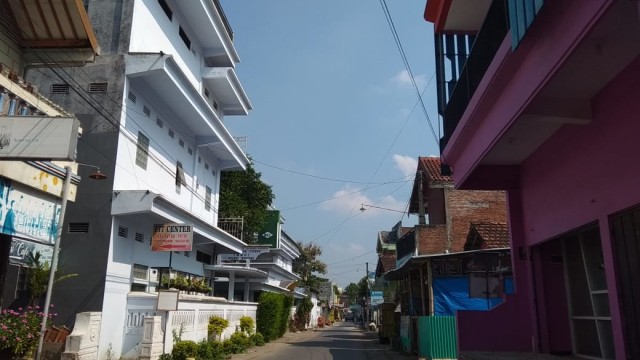 Suasana Jalan Anyelir, Desa Tulungrejo, Kecamatan Pare.