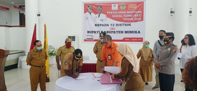 Penerimaan BST bagi 12 distrik di Kabupaten Mimika (Dok Polda Papua)