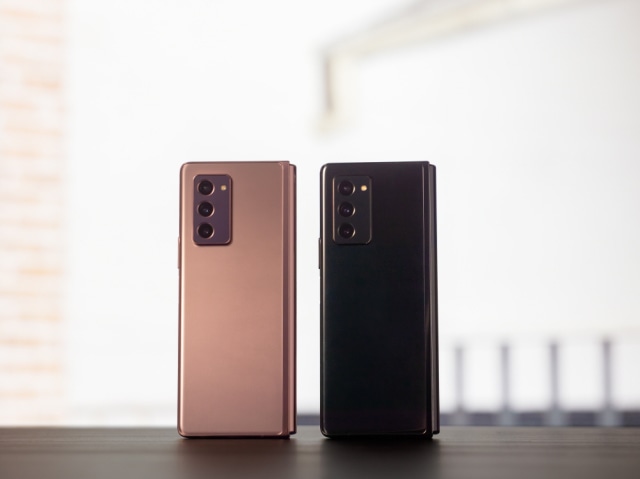 Bagian punggung ponsel layar lipat Samsung Galaxy Z Fold2.  Foto: Samsung