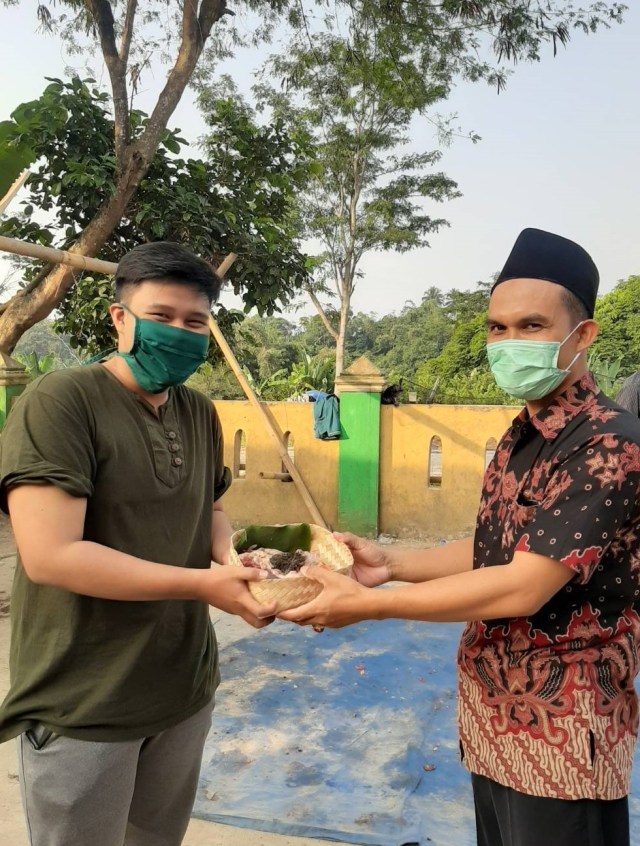 IAAS LC IPB University Serahkan Hewan Kurban di Kampung Jabal Rahmah