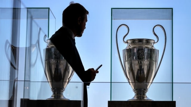 Trofi Liga Champions.  Foto: Fabrice COFFRINI / AFP
