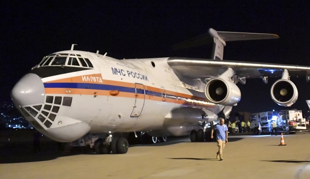 Kiriman Pesawat Rusia untuk korban ledakan di Lebanon. Foto: AP/SAR Service