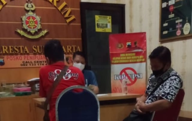 Pengeroyokan terhadap Ketua Anak Ranting PDIP RW 28 Jebres, Agung Indaryanto masih didalami Polresta Solo. Bahkan kepolisian juga menunggu upaya penyelesaian internal partai dengan memeriksa saksi-saksi