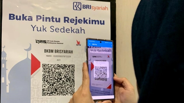 BRIsyariah dorong transaksi online termasuk lewat QRIS di aplikasi BRIS Online. Foto: BRIsyariah