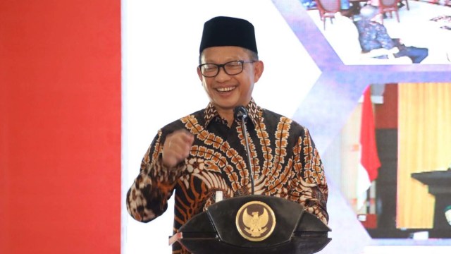 Menteri Dalam Negeri Tito Karnavian saat launching Gerakan 26 Juta Masker se-Provinsi Jawa Timur di Kabupaten Malang. Foto: Dok. Kemendagri