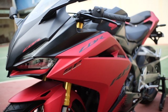 Foto: Lebih Dekat dengan New Honda CBR250RR SP (50287)