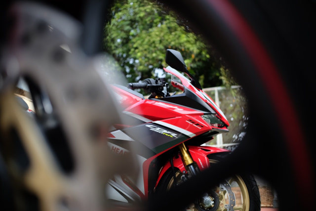 Foto: Lebih Dekat dengan New Honda CBR250RR SP (50300)