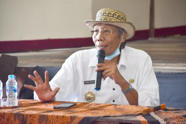 Mengenal Takui Tupik Topi Khas Dayak Uud Danum yang  