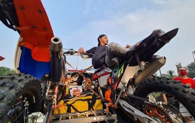 7 Selebritis yang Lahir di Luar Negeri (48032)