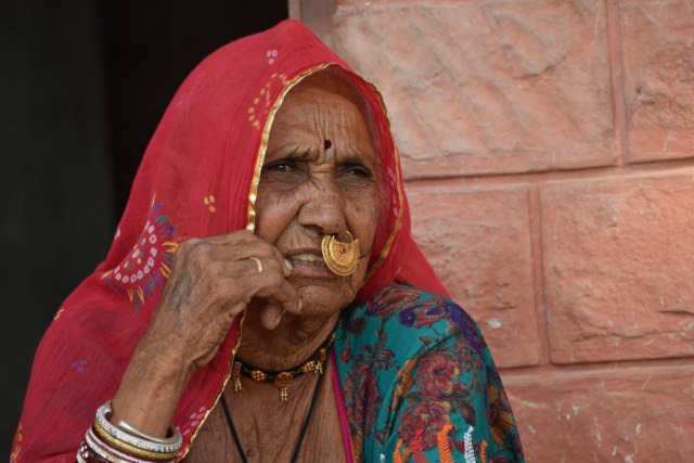 Tradisi Unik Wanita Suku Bishnoi di India, Rela Menyusui Rusa yang Dianggap Suci (100523)