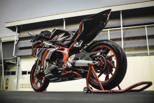 Belum Banyak yang Tahu, Ini Alasan Motor Sport Tak Punya Standar Tengah (41931)