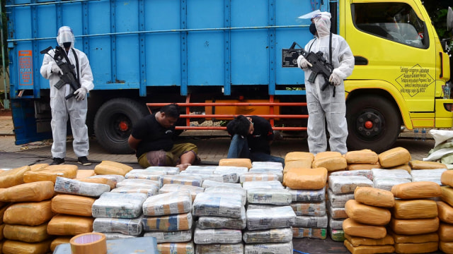 Foto: BNN Gagalkan Penyelundupan 410 Kg Ganja di Bekasi (7634)