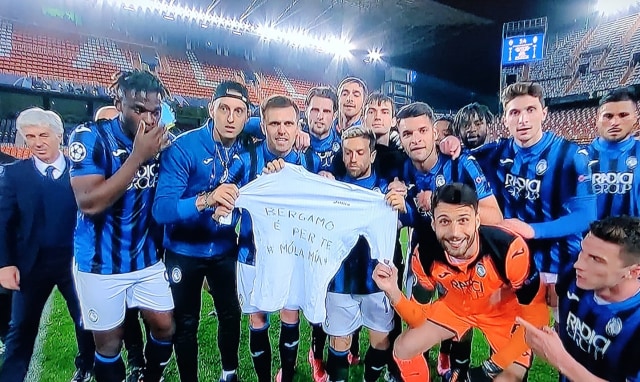 Selebrasi para pemain Atalanta pada babak 16 Besar  UCL  Foto : Bergamo News