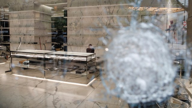 Rusuh dan Penjarahan di Chicago Dipicu Penembakan Polisi (29295)