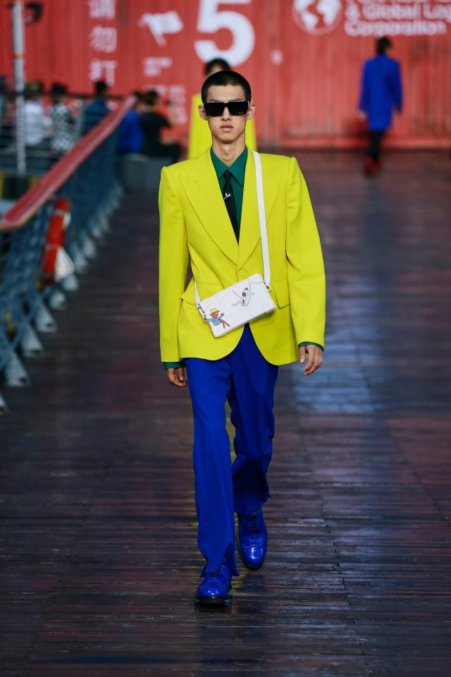 Kontroversi dan Urgensi Bisnis di Koleksi Busana Pria Terbaru Louis Vuitton (217891)