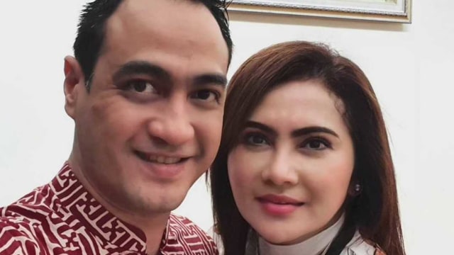 Ferry Irawan bersama istrinya, Anggi Novita. Foto: Instagram / @ferryorawanofficial