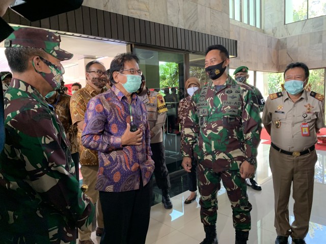 KSAD Jenderal Andika Perkasa di Kodam IV/Diponegoro saat menghadiri acara dengan Menteri ATR/BPN Sofyan A Djalil Foto: Afiati/kumparan