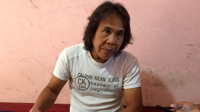 Sugeng Kusharyanto (54) ayah dari Henry Jovinski (25), ASN KPU Yahukimo, Papua, yang tewas ditikam orang tak dikenal (OTK). Foto: Arfiansyah Panji Purnandaru/kumparan