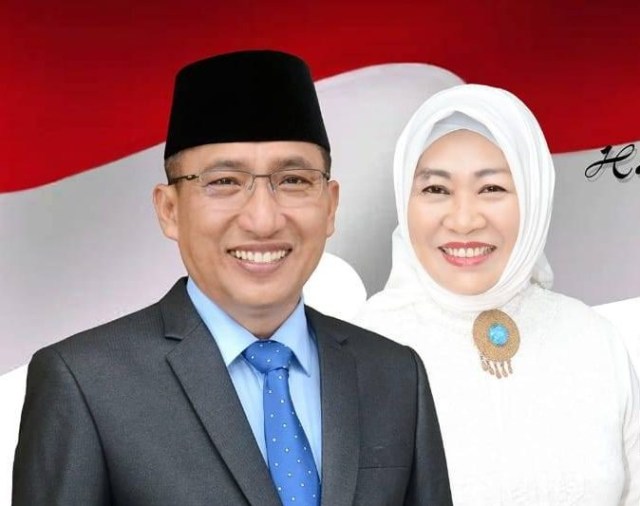 Pasangan Calon Wali Kota Ternate Tauhid Soleman dan Nursia Abd Haris. Foto: Istimewa