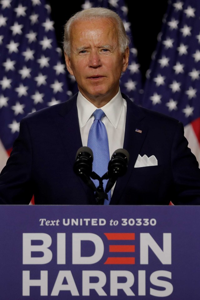 Calon presiden dari Partai Demokrat, Joe Biden tampil di acara kampanye di Alexis Dupont High School di Wilmington, AS. Foto: Carlos Barria/Reuters