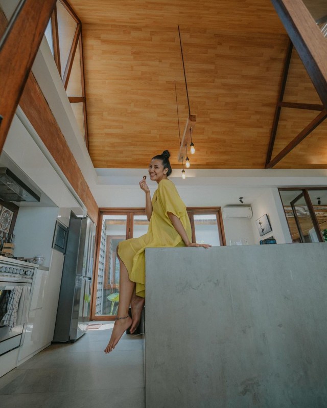 Usai 5 Bulan di Rumah Saja, 5 Potret Liburan Seru Sharena Delon dan Keluarga (106464)