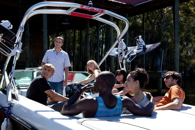 Sinopsis Film Shark Night, Tayang Malam Ini di Bioskop Trans TV (76099)