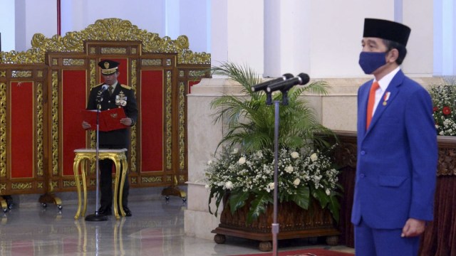 Presiden Jokowi anugerahkan tanda jasa dan kehormatan bagi 53 tokoh di Istana Negara, Jakarta. Foto: Lukas/Biro Pers Sekretariat Presiden