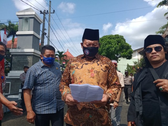 Ratusan Pekerja Seni Demo di Kantor DPRD Kabupaten Malang (101928)