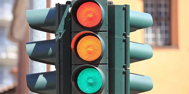 Ilustrasi lampu lalu lintas (mesh4g.com)