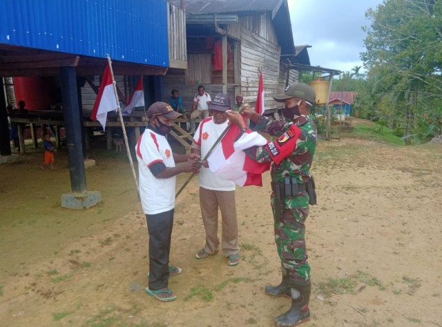 Merah Putih Berkibar Kokoh di Tanah Papua. Foto: Armed 12/Kostrad 