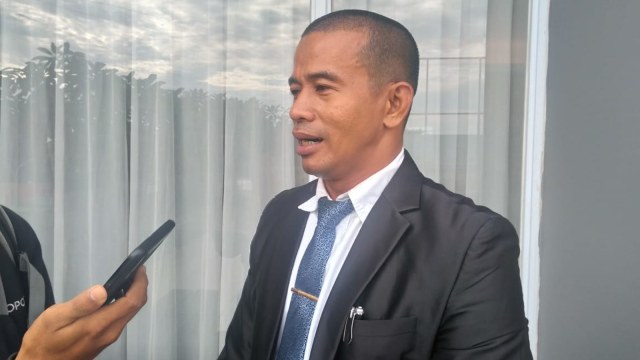 TAUFIK Tanjung, Kuasa Hukum 63 Kepala SMPN di Inhu. 
