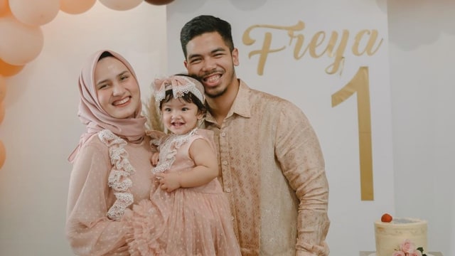 Gemasnya Lihat Kedekatan Anak Selebgram Dwi Handa, Freya, dengan Sang Ayah (34256)